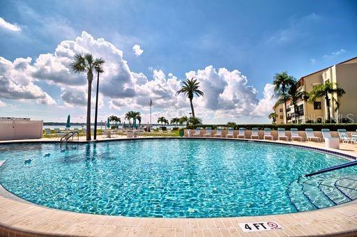 Image 32 of 44 For 800 Gulfview Boulevard 201