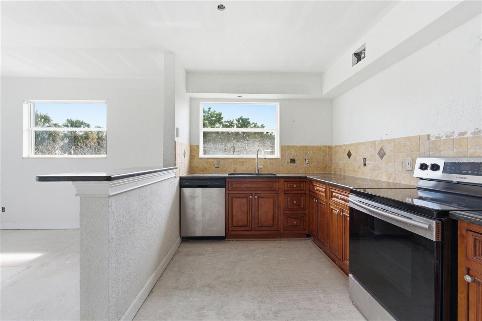 Image 21 of 45 For 11045 3rd Street E 6