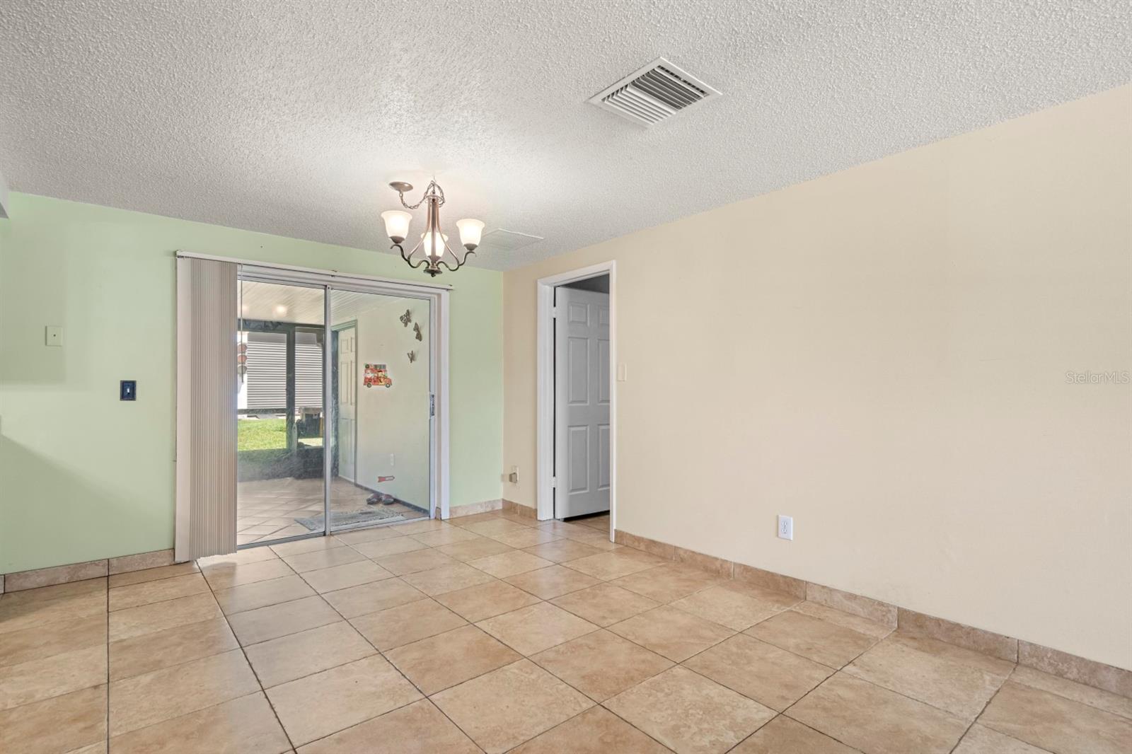 Listing photo id 23 for 1732 Elise Marie Drive