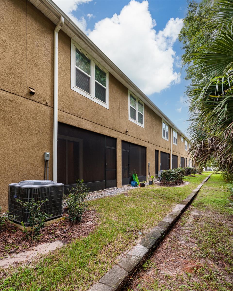 Listing photo id 11 for 17860 Althea Blue Place