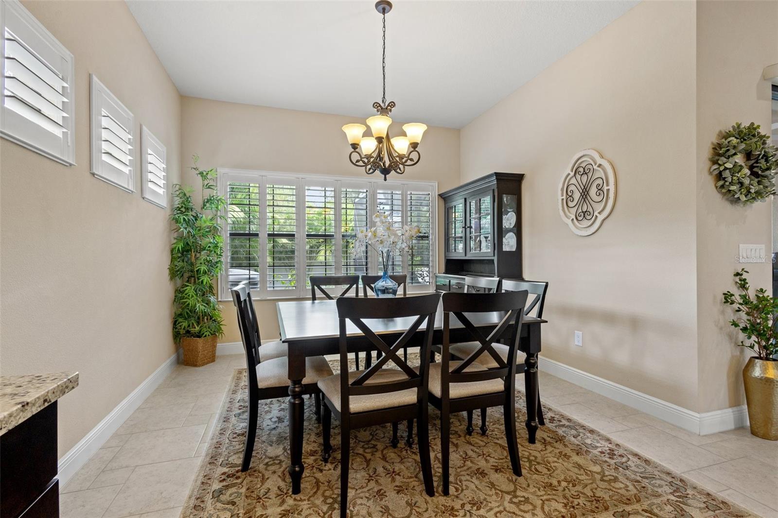 Listing photo id 12 for 13822 Moonstone Canyon Drive