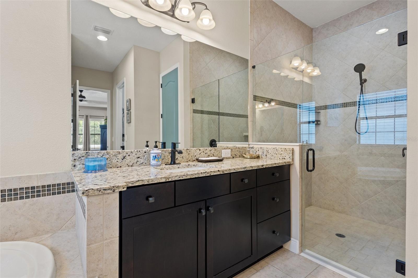 Listing photo id 25 for 13822 Moonstone Canyon Drive