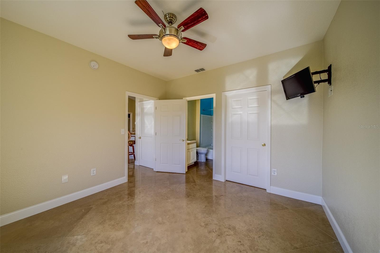 Image 15 of 41 For 10764 70th Avenue 5302