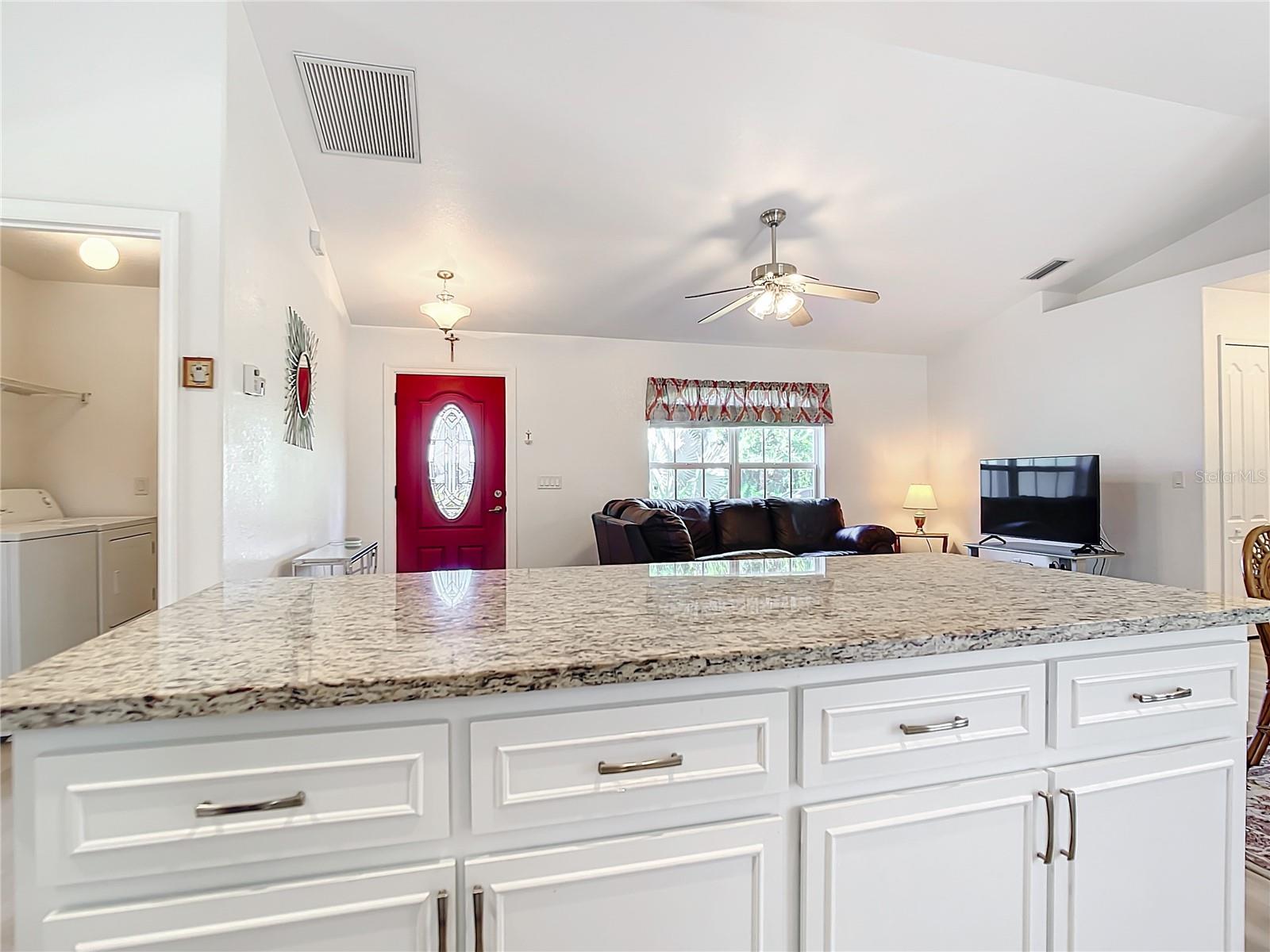 Listing photo id 11 for 2736 Twinkle Avenue