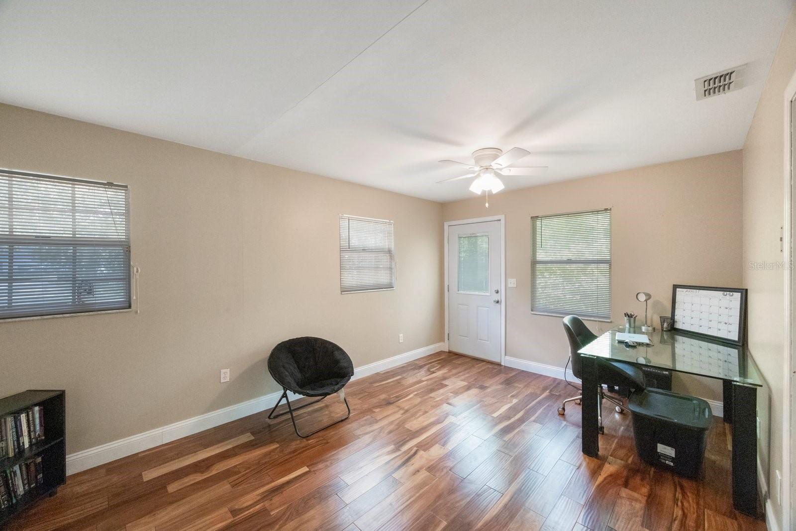 Listing photo id 22 for 8417 Cranes Roost Drive