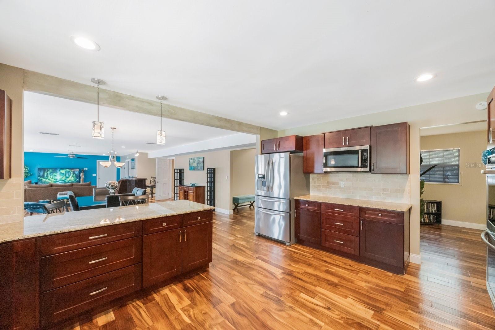 Listing photo id 7 for 8417 Cranes Roost Drive