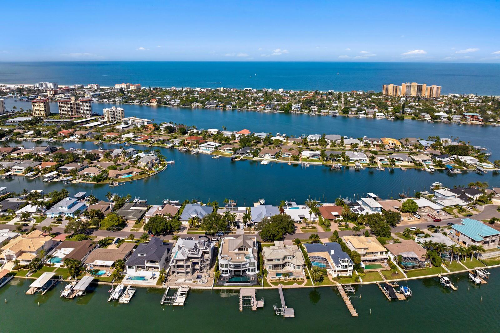 Listing photo id 67 for 837 Harbor Island