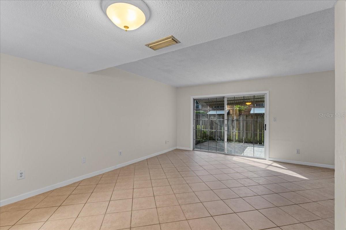 Image 11 of 83 For 2200 Palmetto Avenue D010