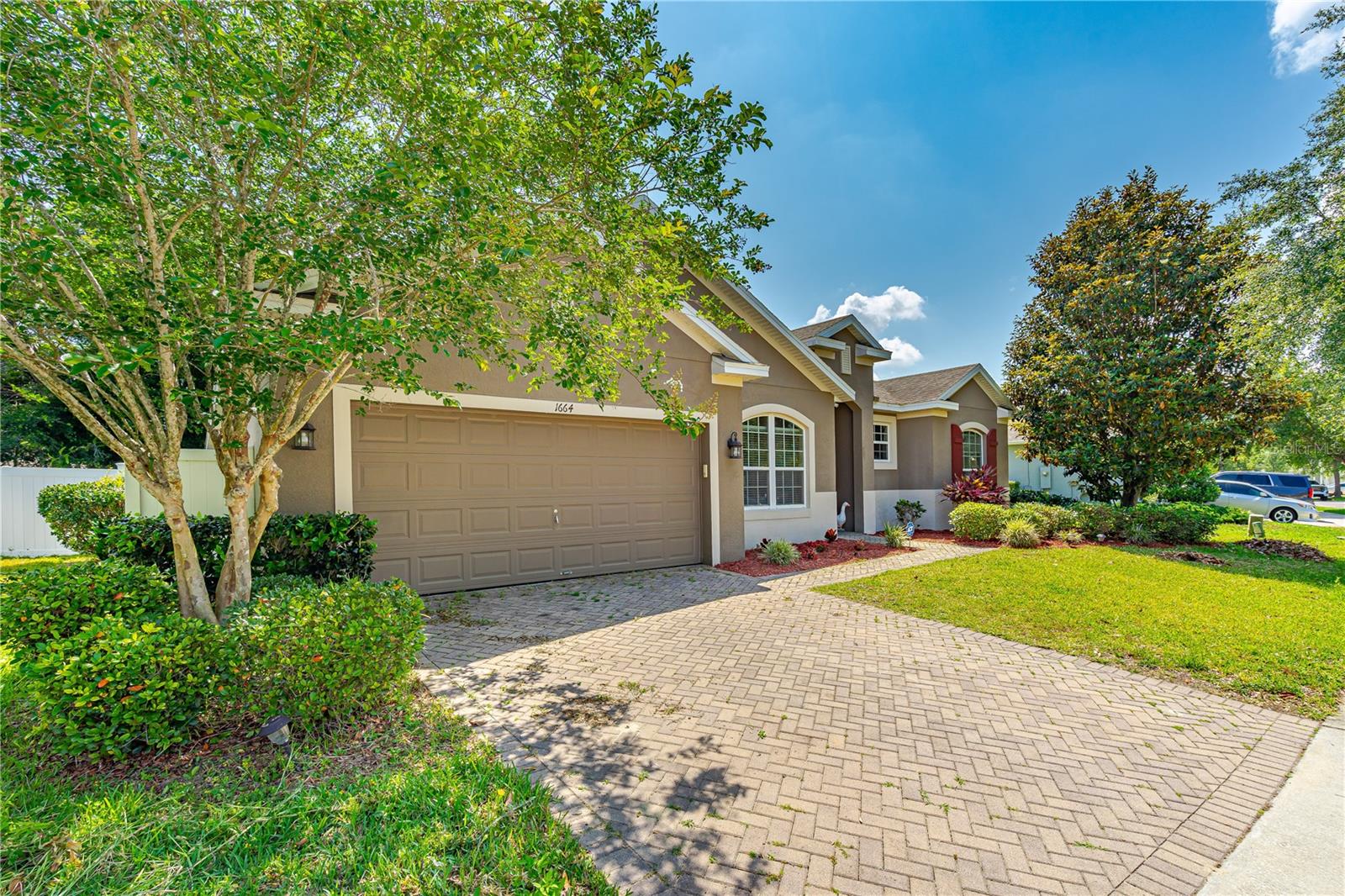 Image 4 of 61 For 1664 Blue Grass Boulevard