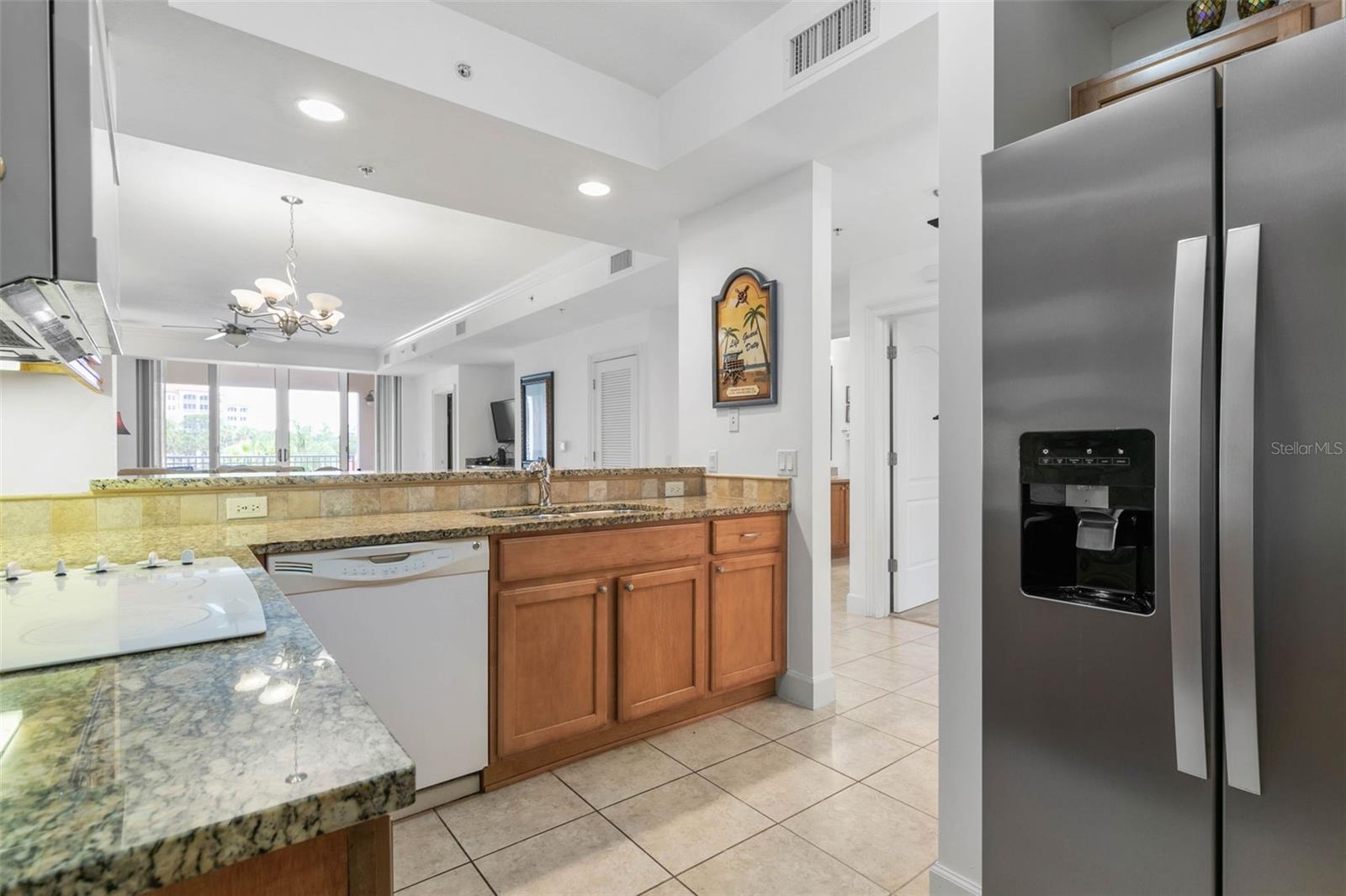 Image 20 of 58 For 102 Yacht Harbor Drive 273