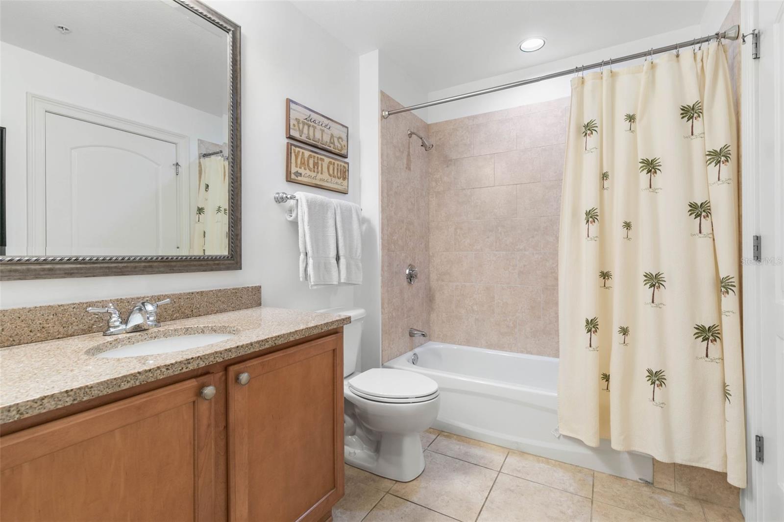Image 38 of 58 For 102 Yacht Harbor Drive 273