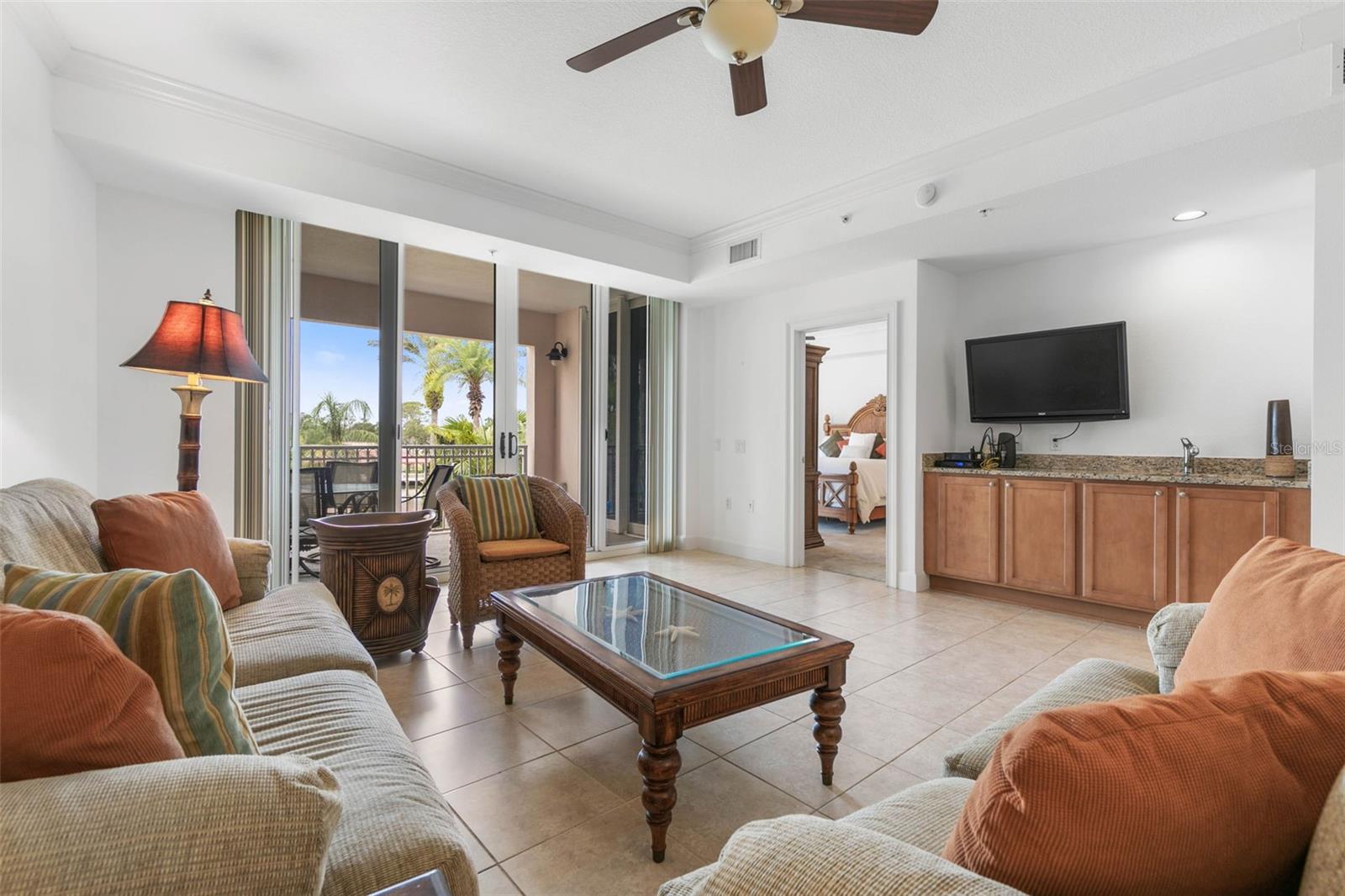 Image 8 of 58 For 102 Yacht Harbor Drive 273