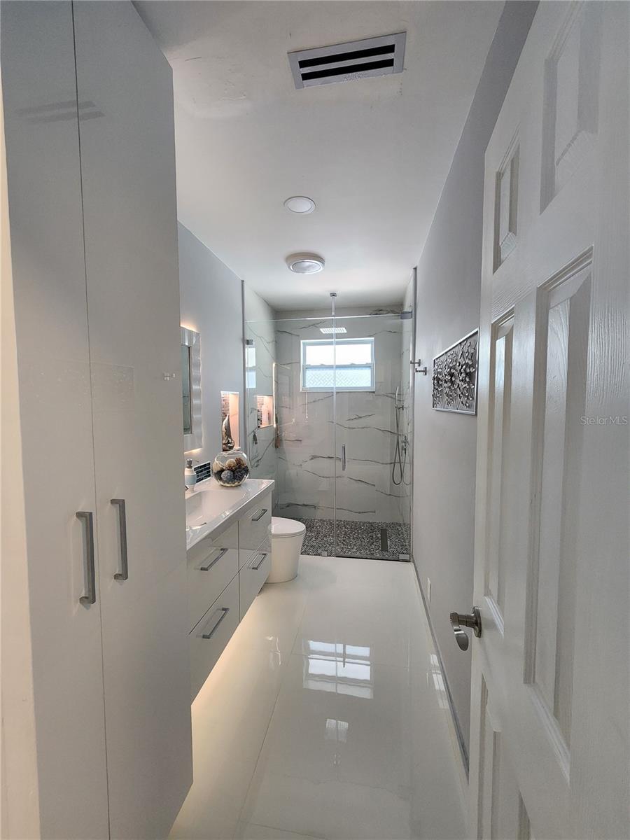 Image 17 of 89 For 10611 164th Street