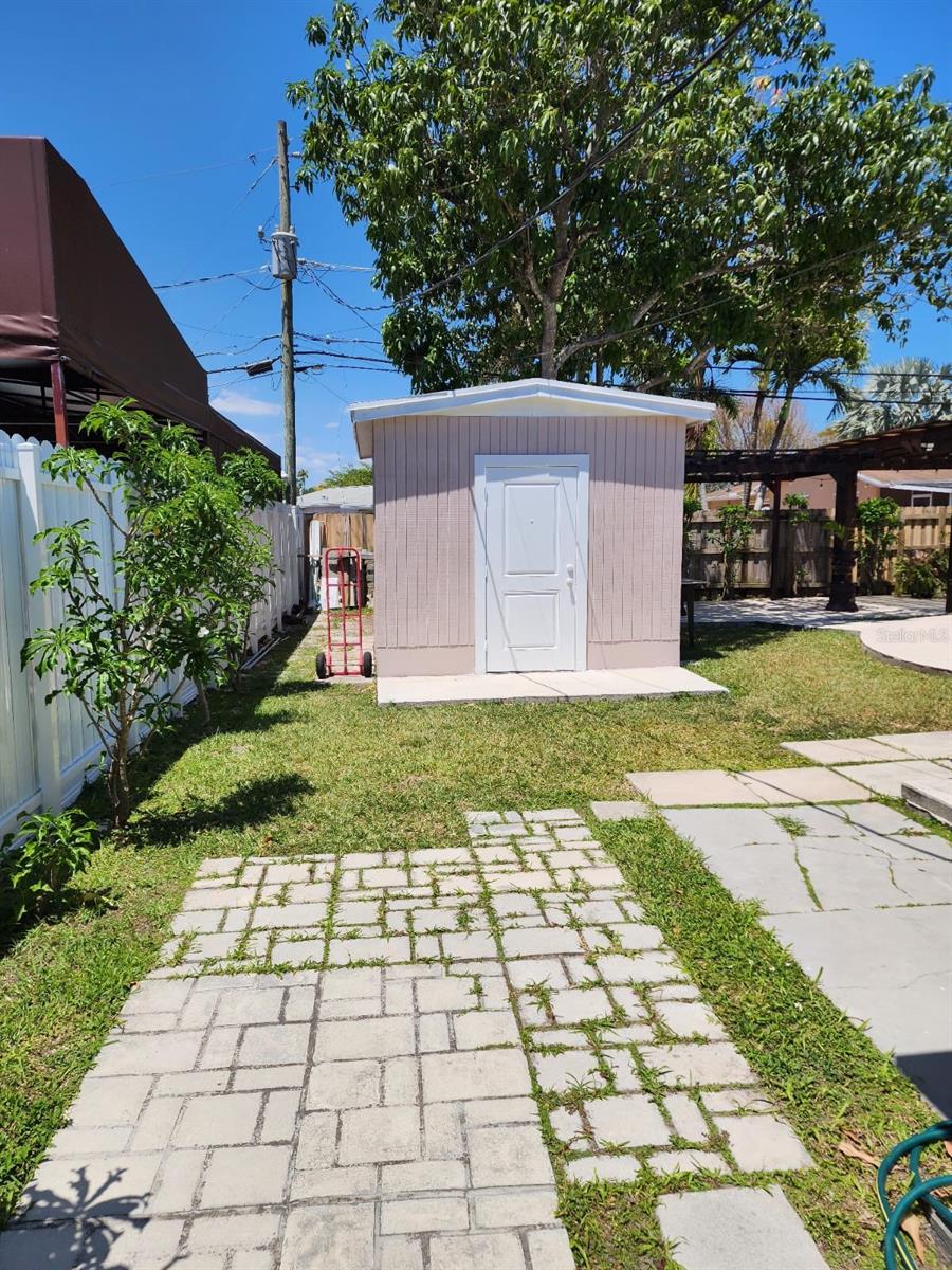 Image 50 of 89 For 10611 164th Street