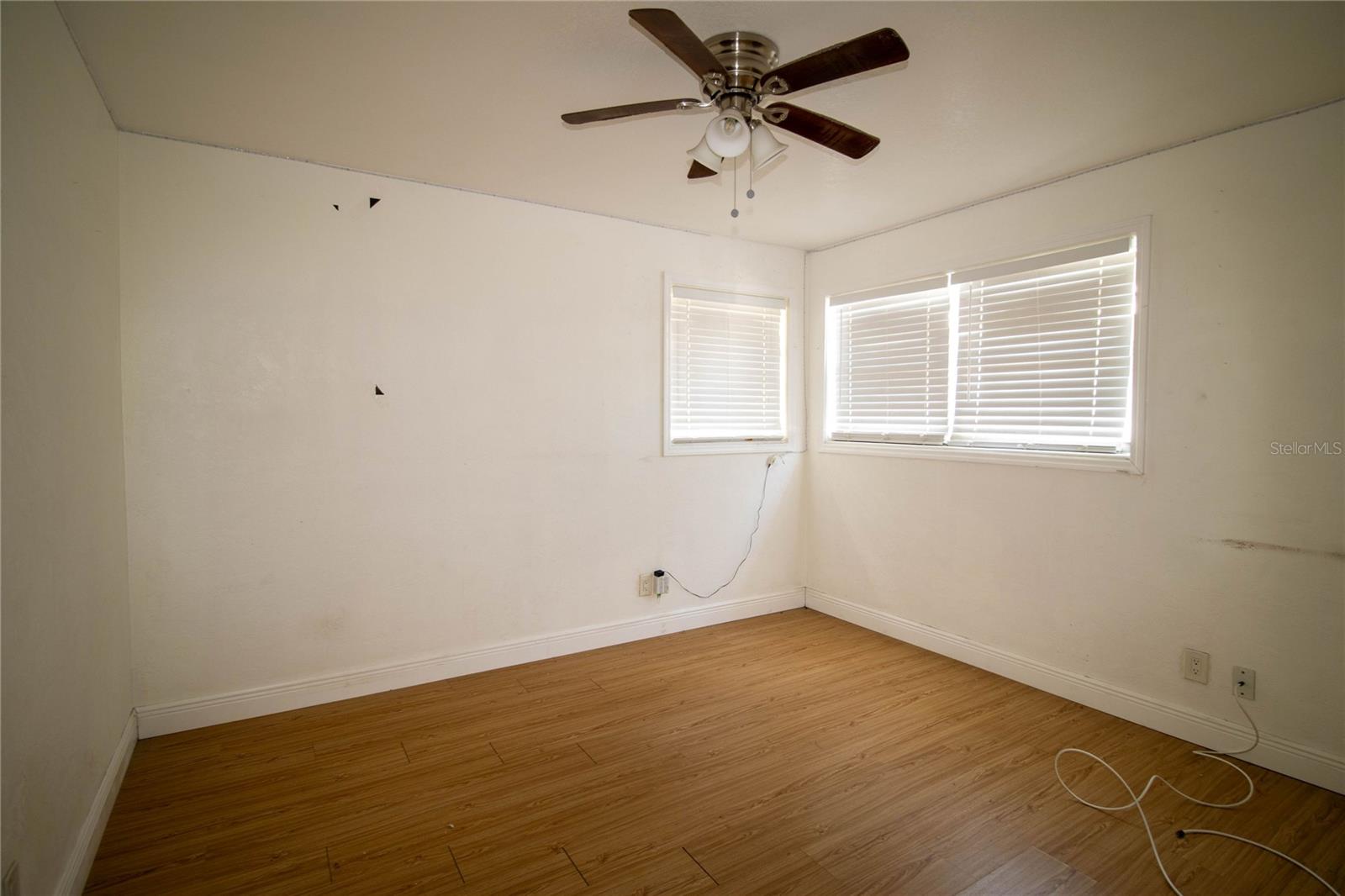 Image 11 of 14 For 809 Maley Street