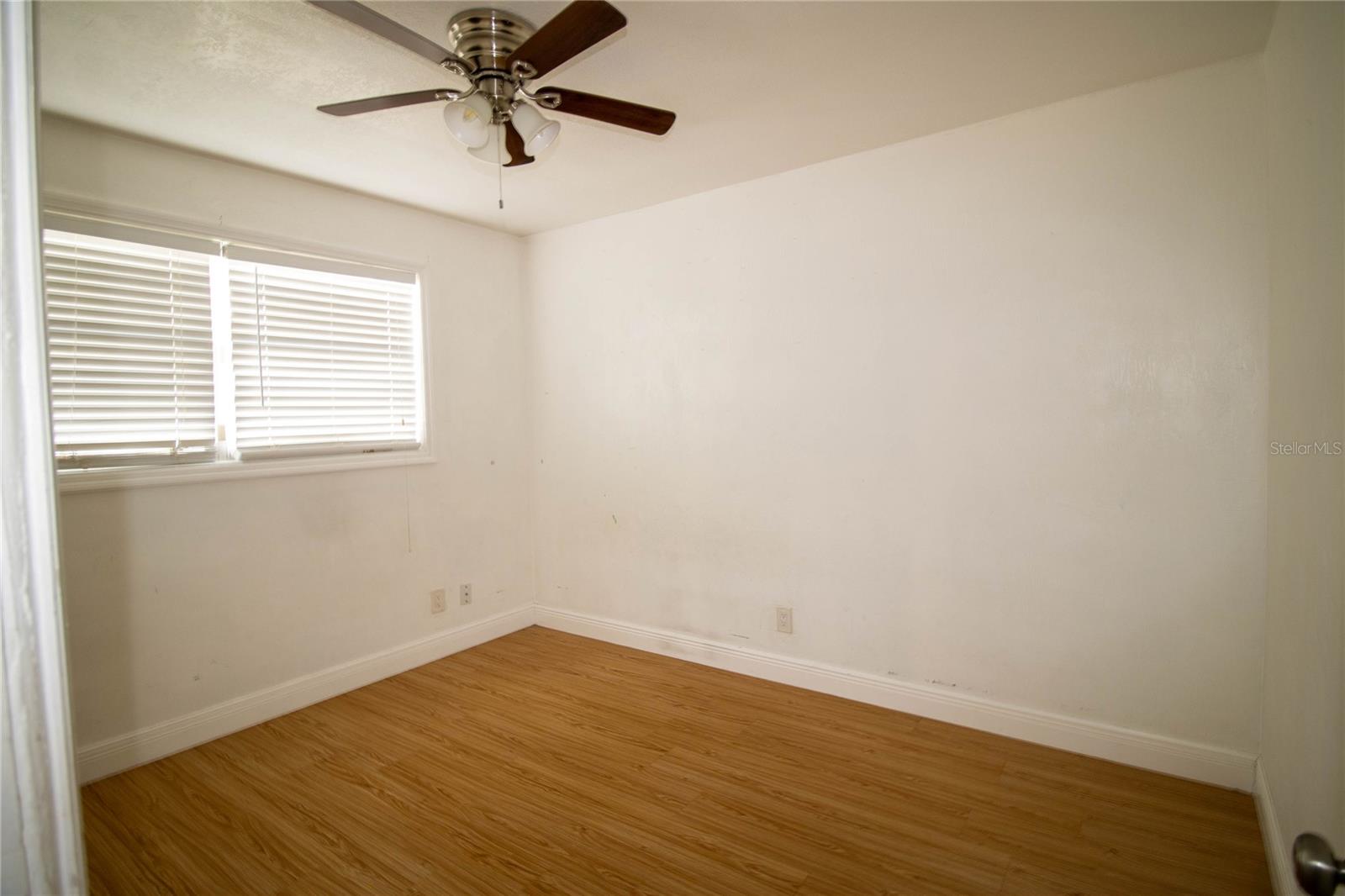 Image 12 of 14 For 809 Maley Street