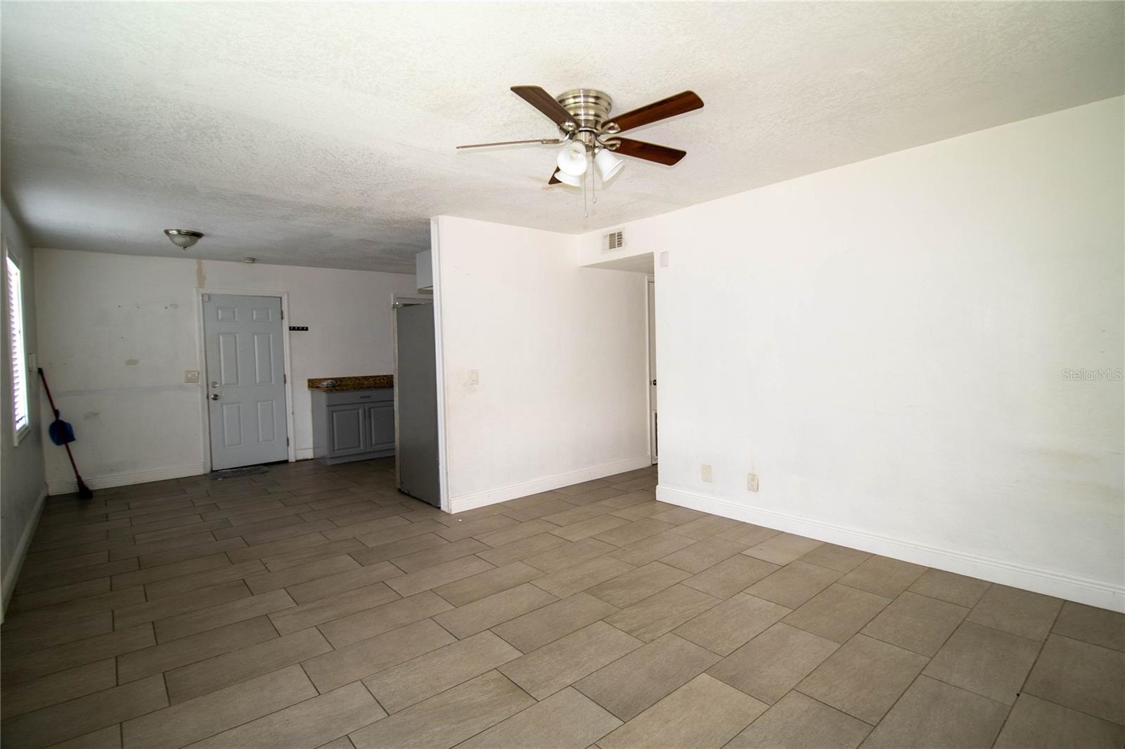 Image 6 of 14 For 809 Maley Street