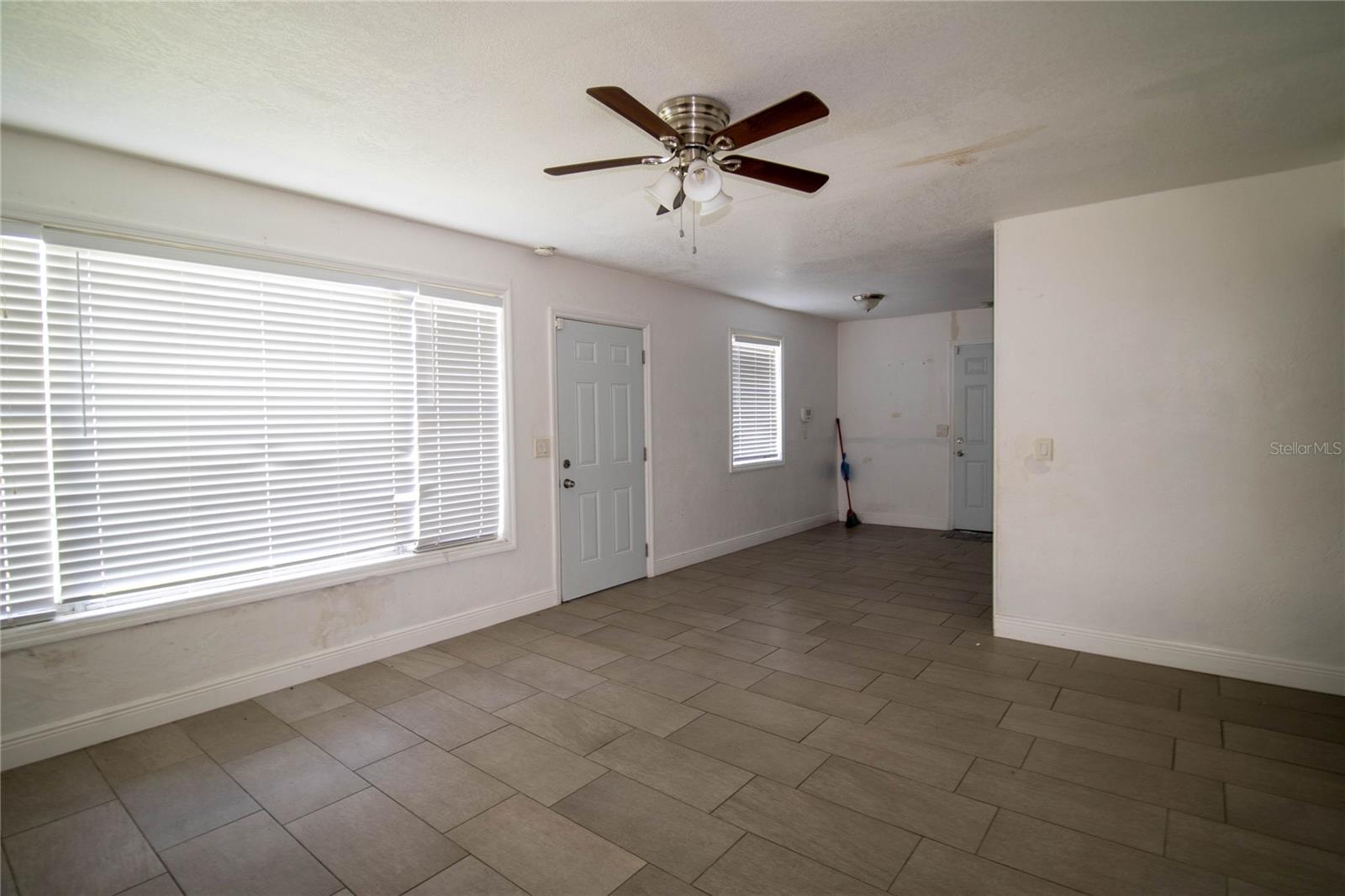 Image 7 of 14 For 809 Maley Street