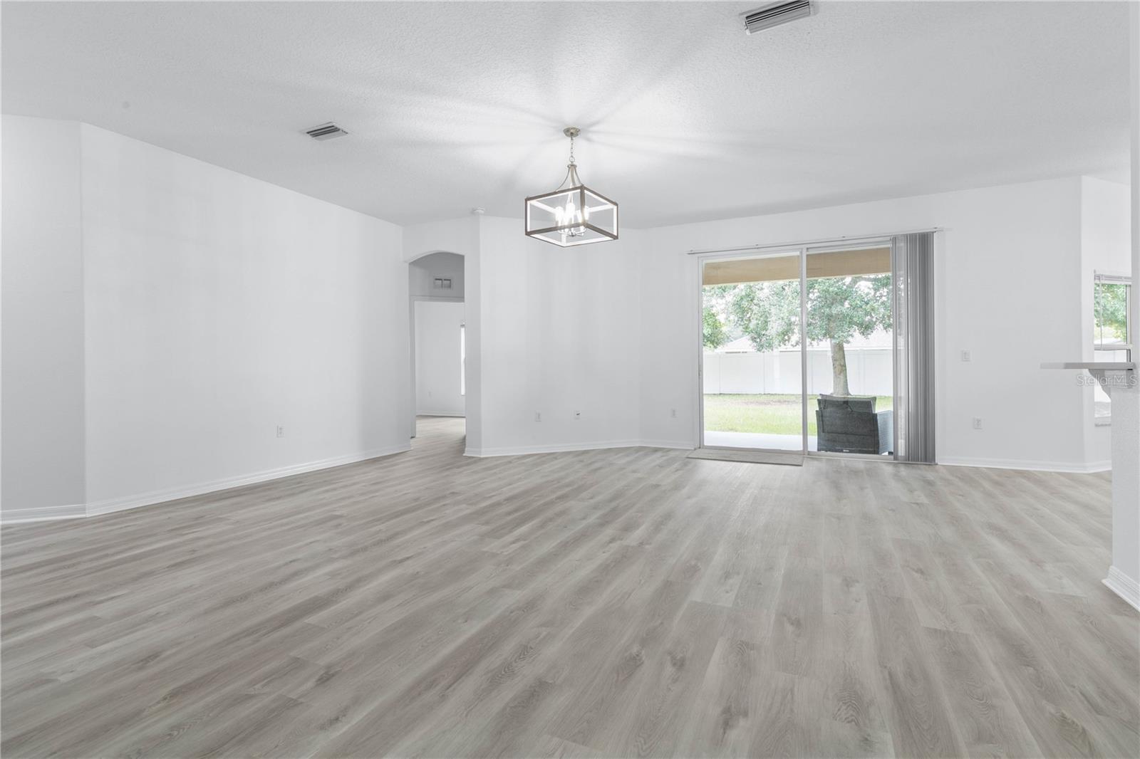 Image 11 of 52 For 103 Rolling Sands Drive