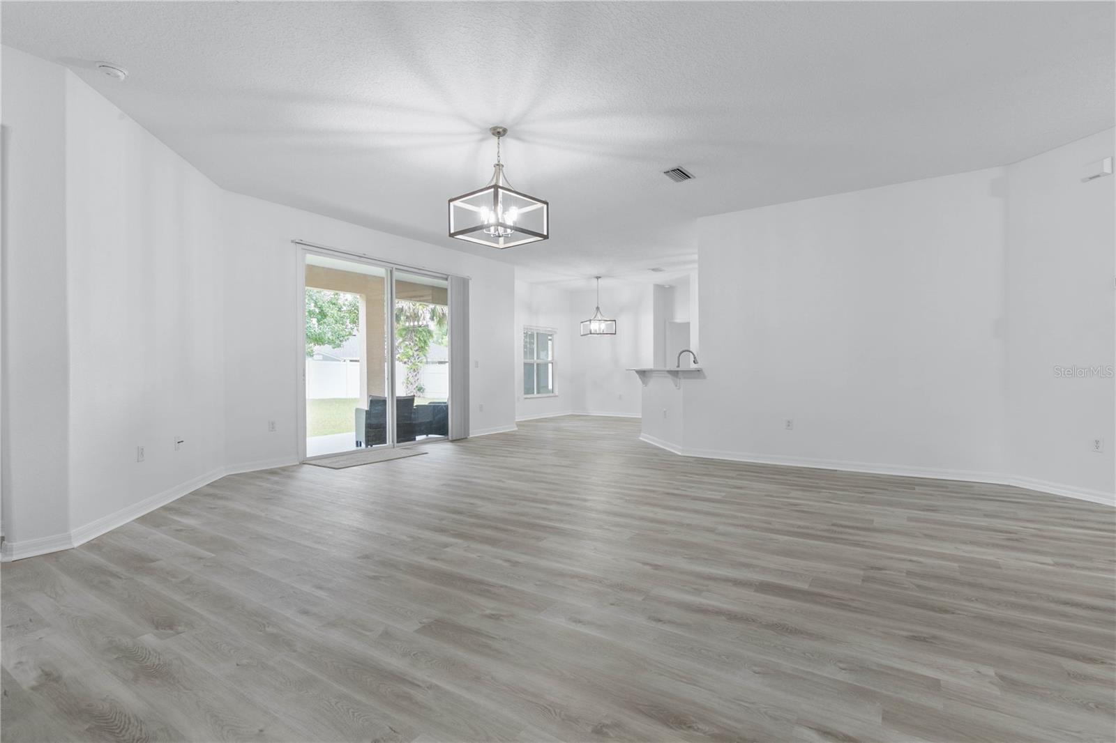 Image 12 of 52 For 103 Rolling Sands Drive