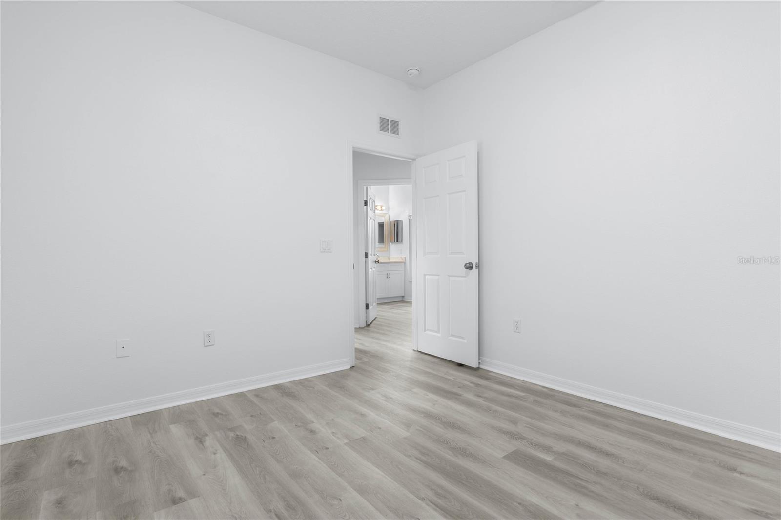 Image 39 of 52 For 103 Rolling Sands Drive