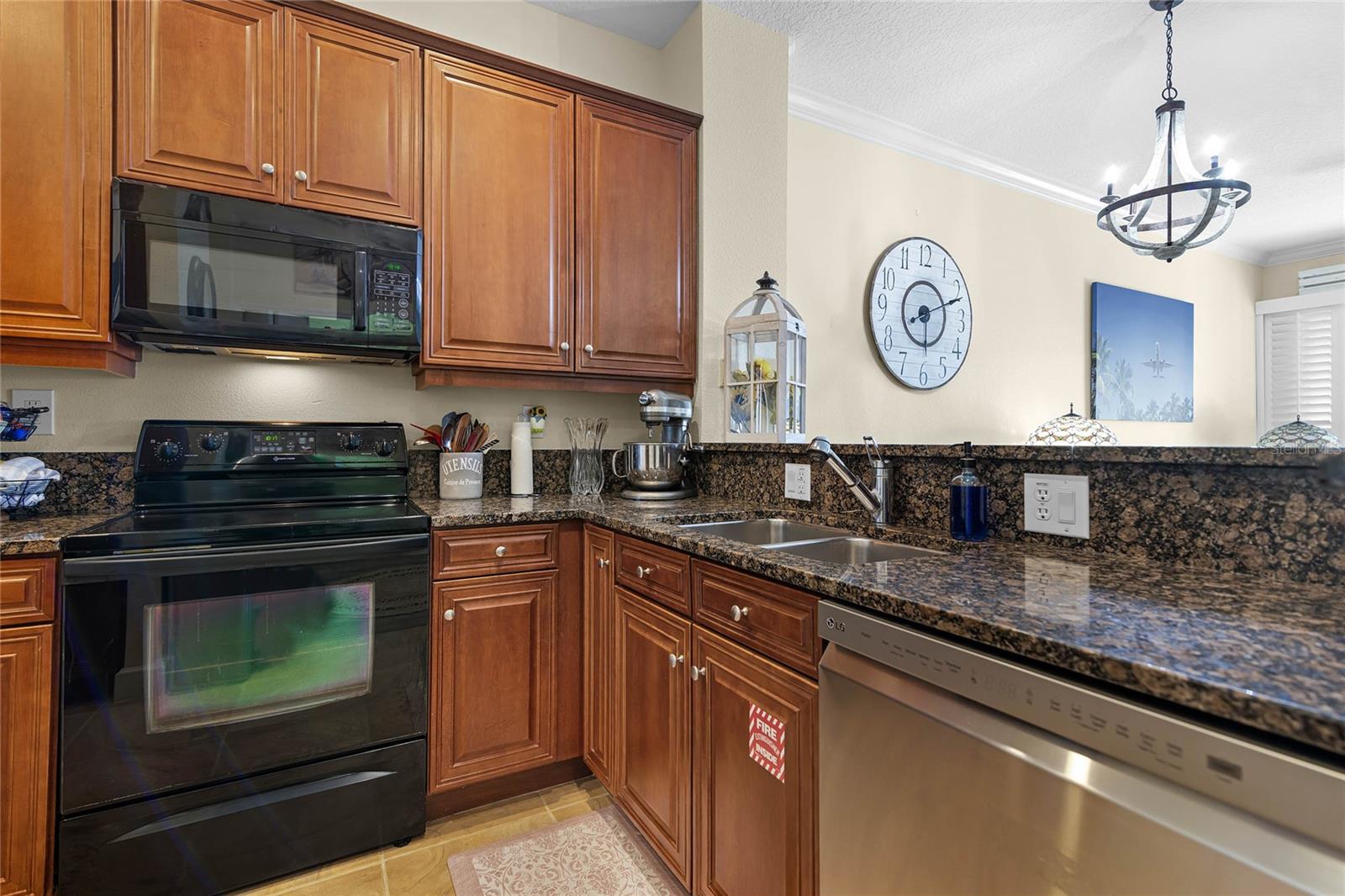 Image 13 of 41 For 15 Ocean Crest Way 1334