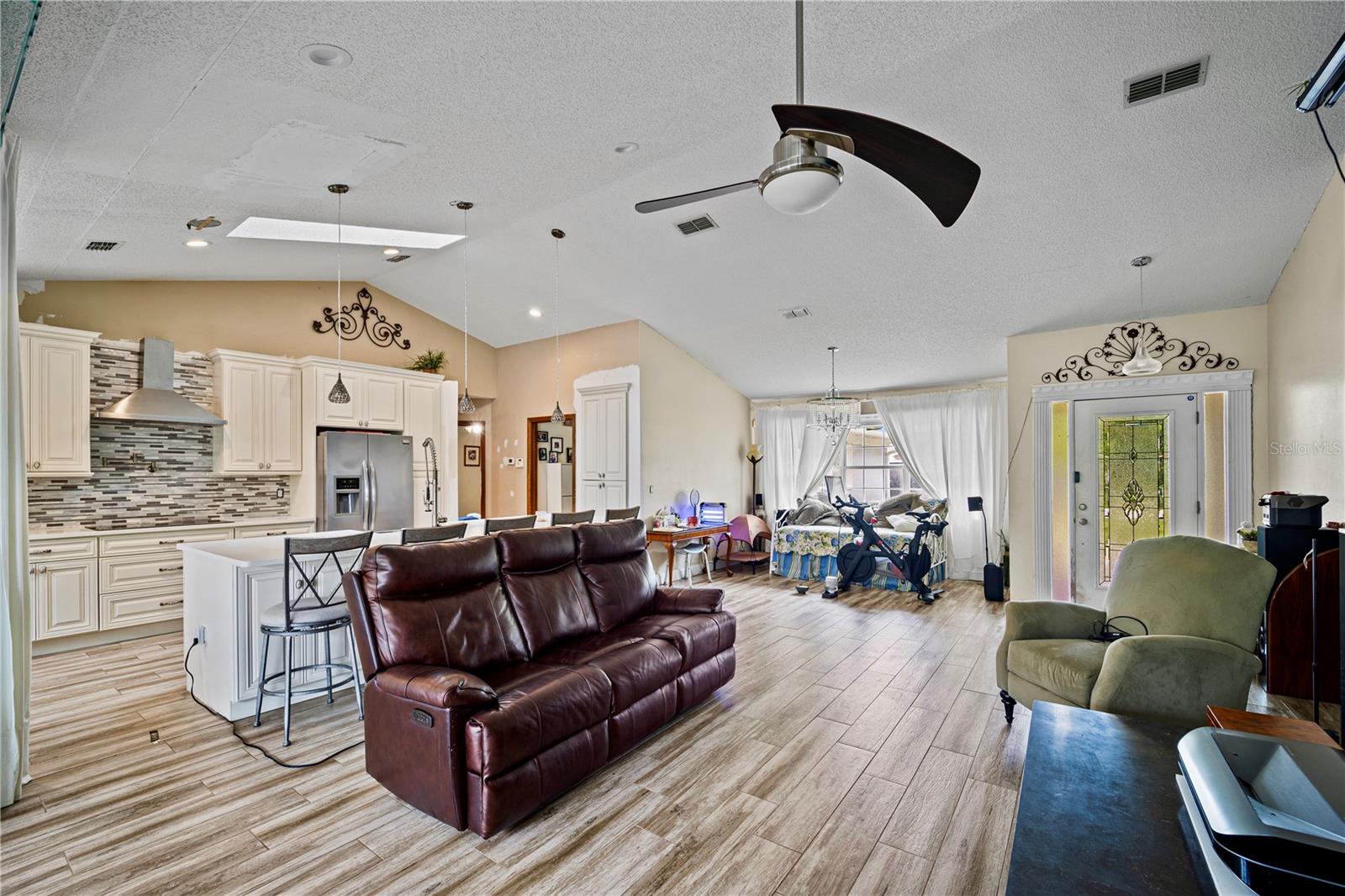 Image 10 of 50 For 231 Westhampton Drive