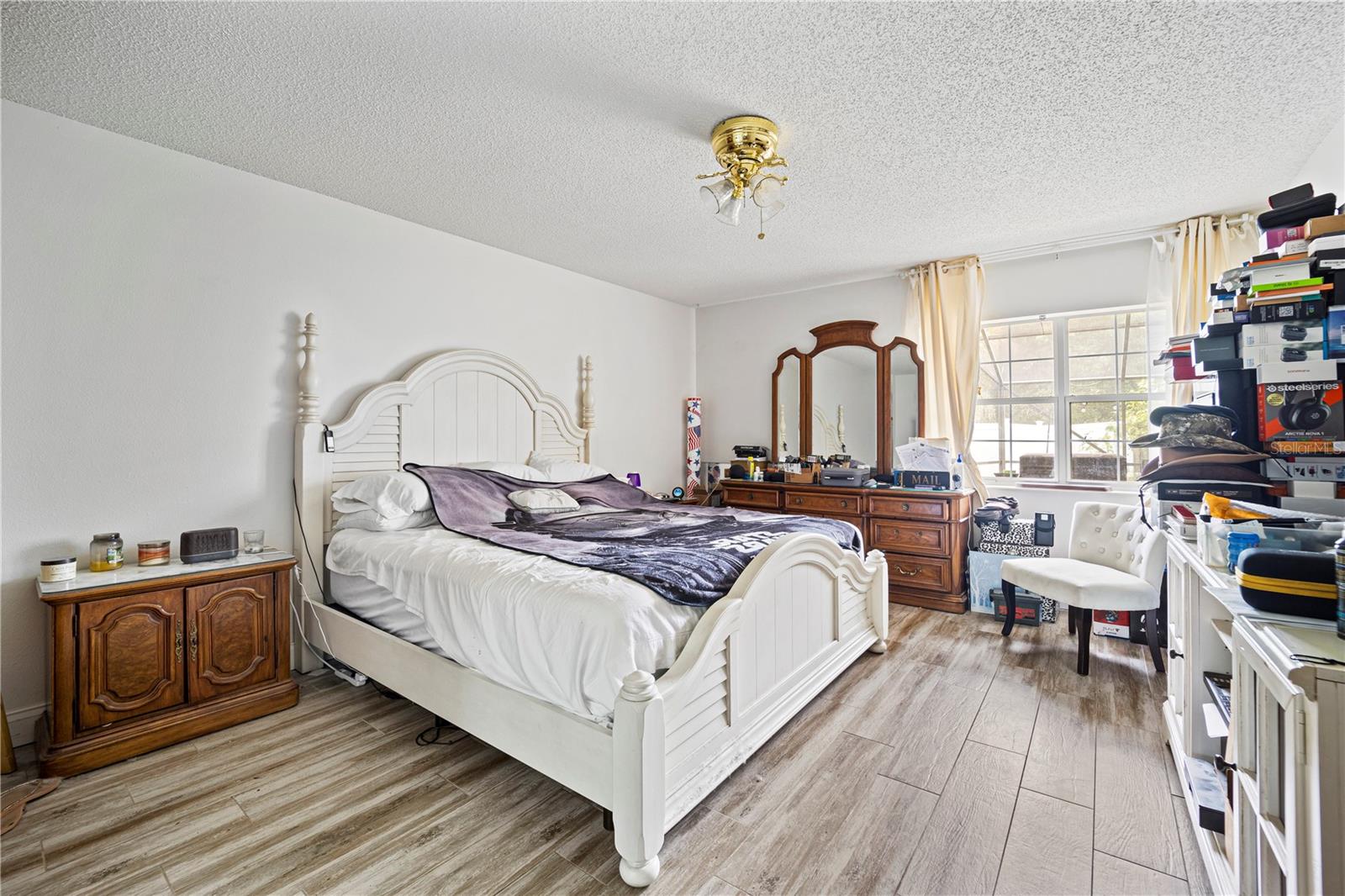 Image 22 of 50 For 231 Westhampton Drive