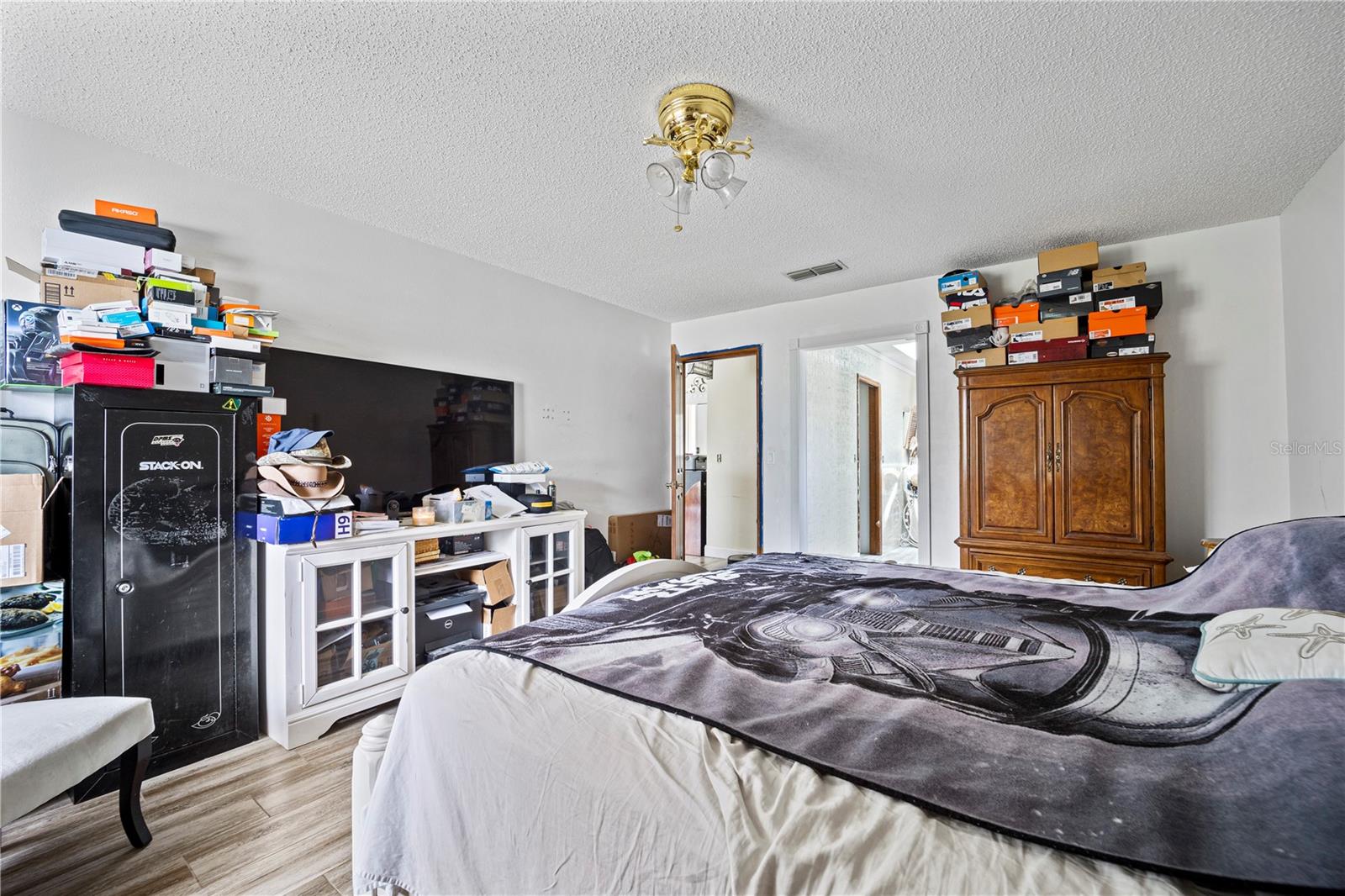 Image 23 of 50 For 231 Westhampton Drive