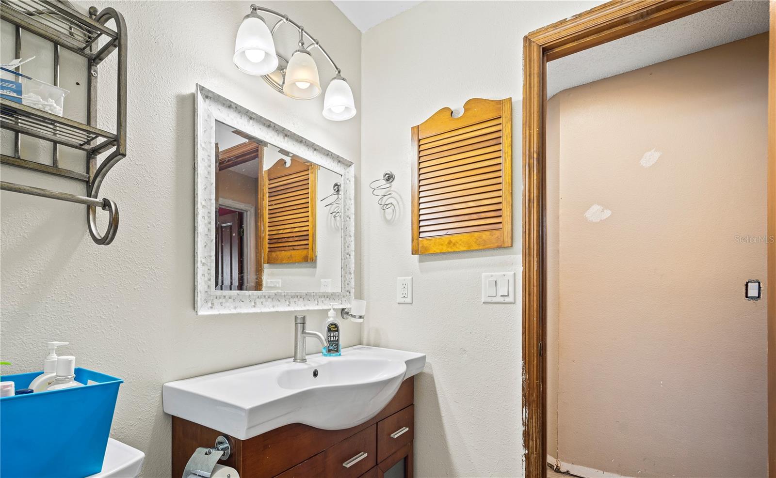 Image 31 of 50 For 231 Westhampton Drive