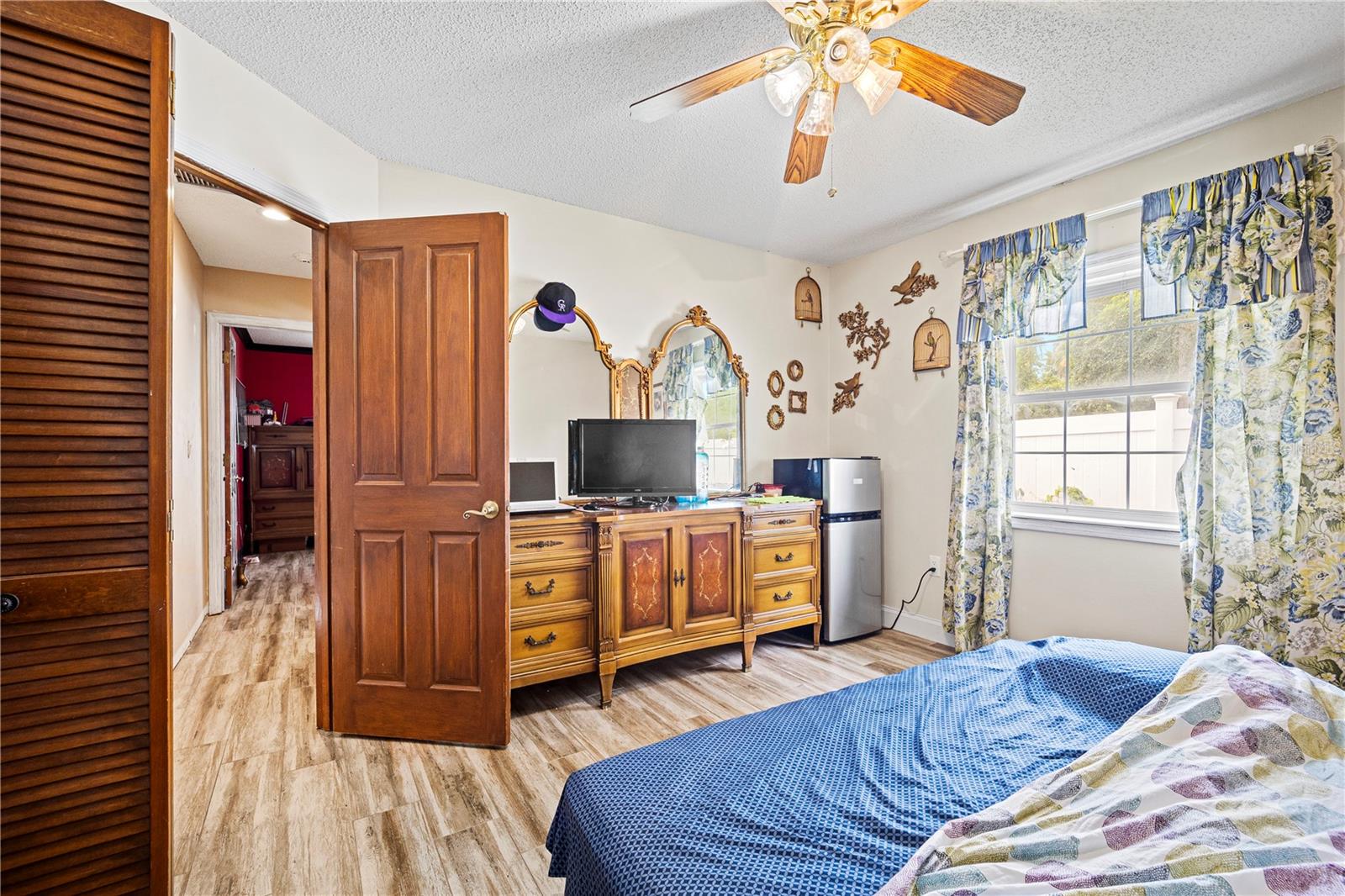 Image 33 of 50 For 231 Westhampton Drive