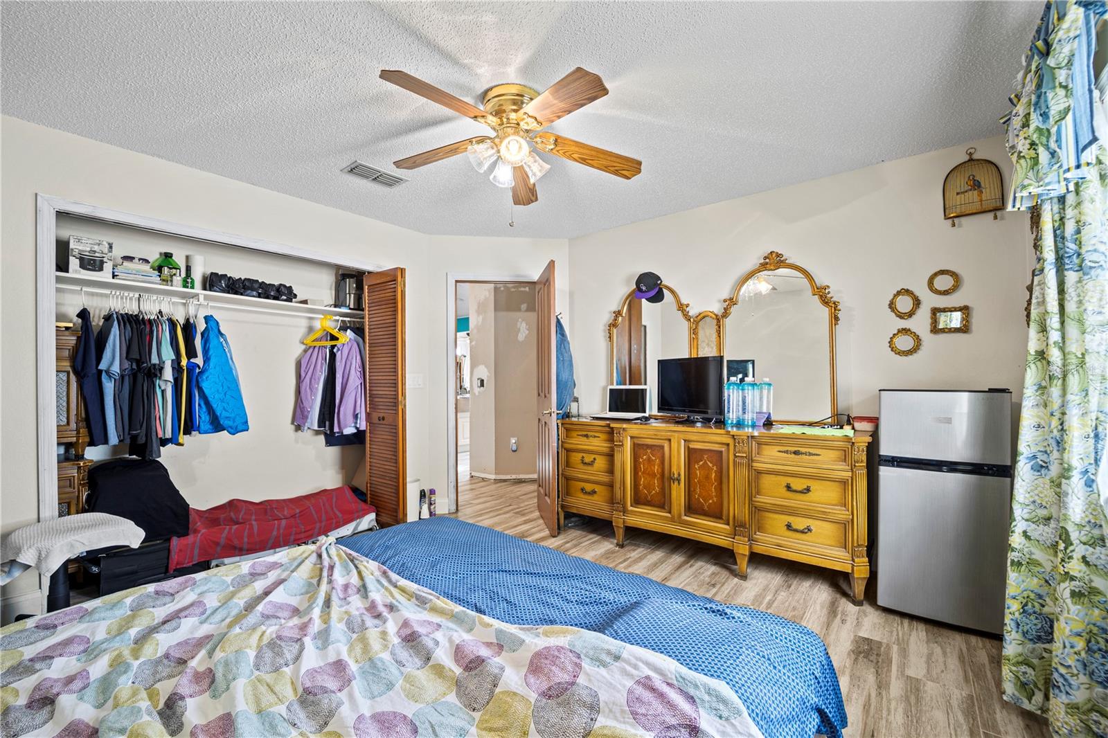 Image 34 of 50 For 231 Westhampton Drive