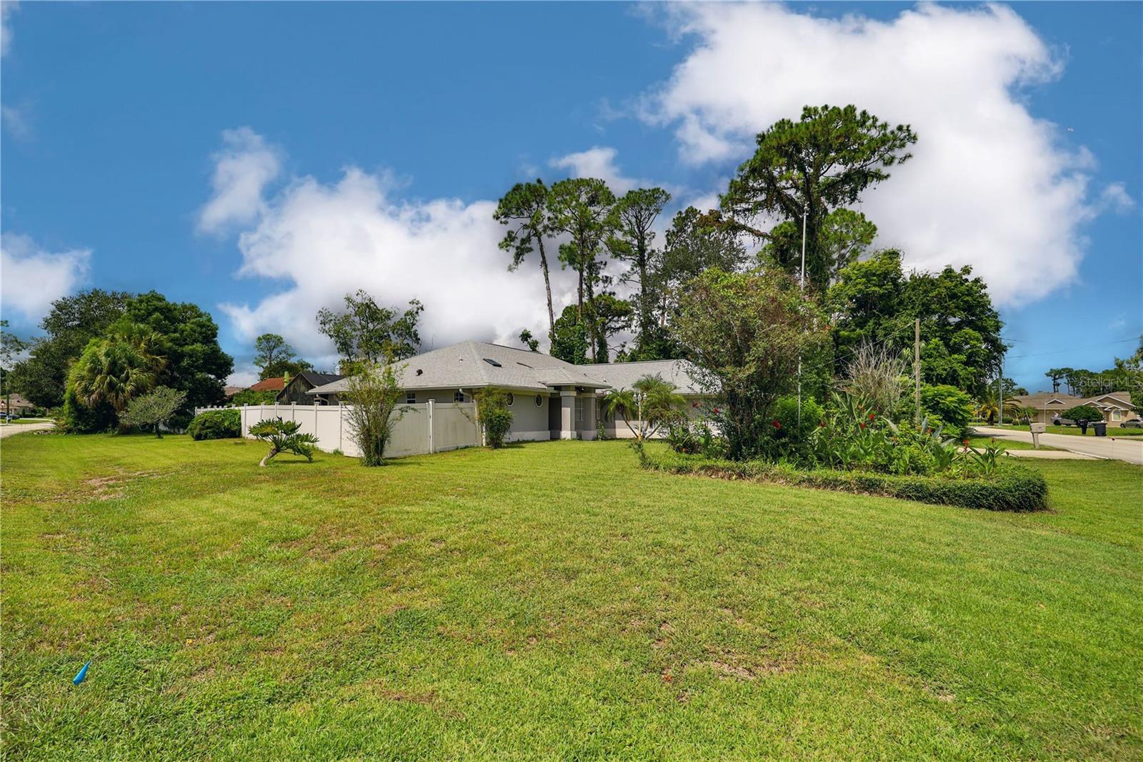 Image 6 of 50 For 231 Westhampton Drive