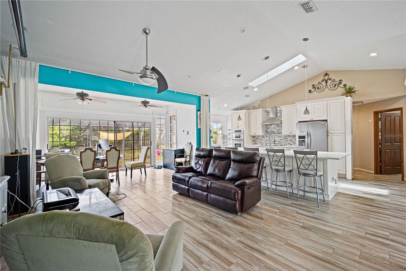 Image 7 of 50 For 231 Westhampton Drive