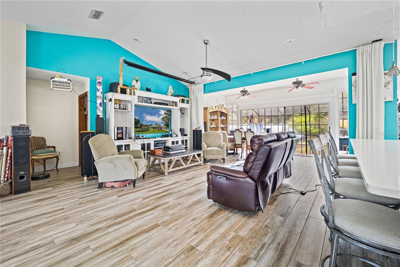 Image 8 of 50 For 231 Westhampton Drive