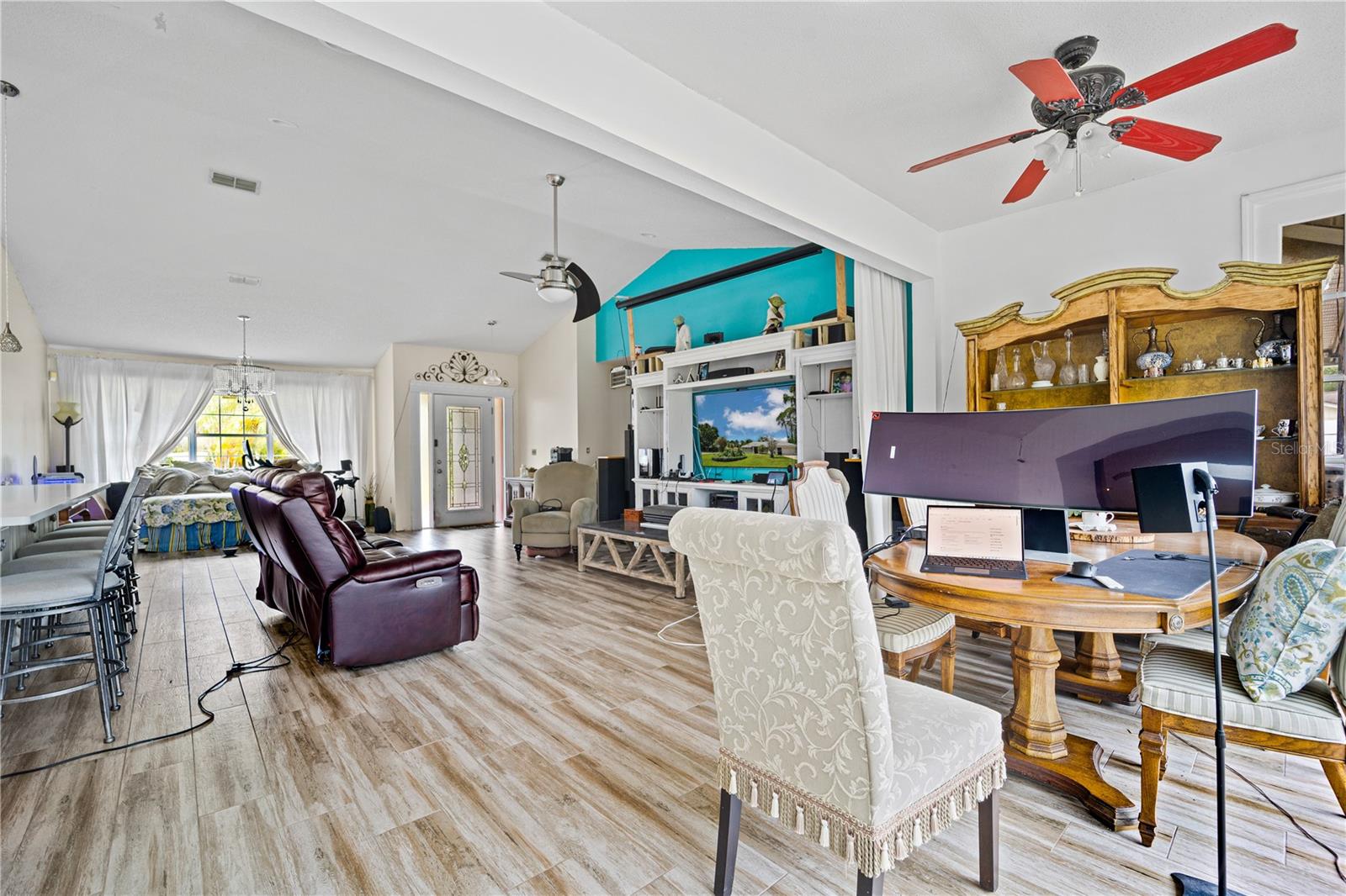 Image 9 of 50 For 231 Westhampton Drive