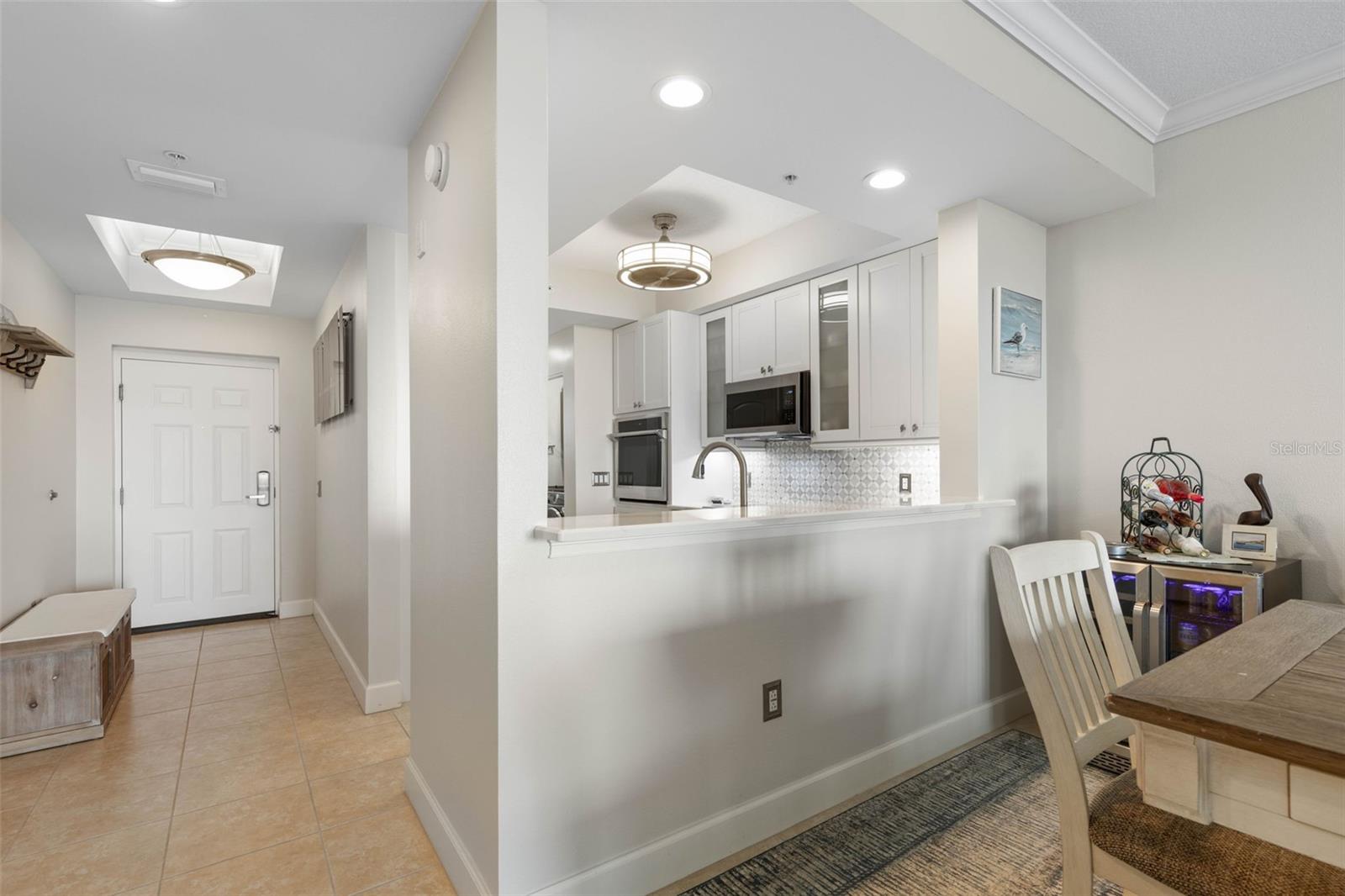 Image 10 of 59 For 102 Yacht Harbor Drive 567