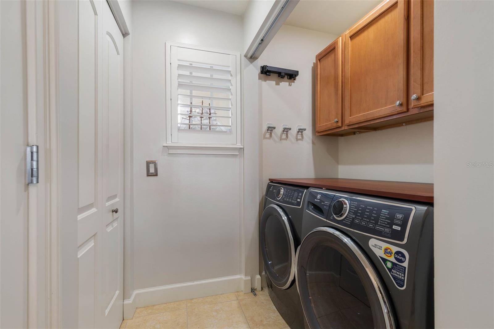 Image 16 of 59 For 102 Yacht Harbor Drive 567