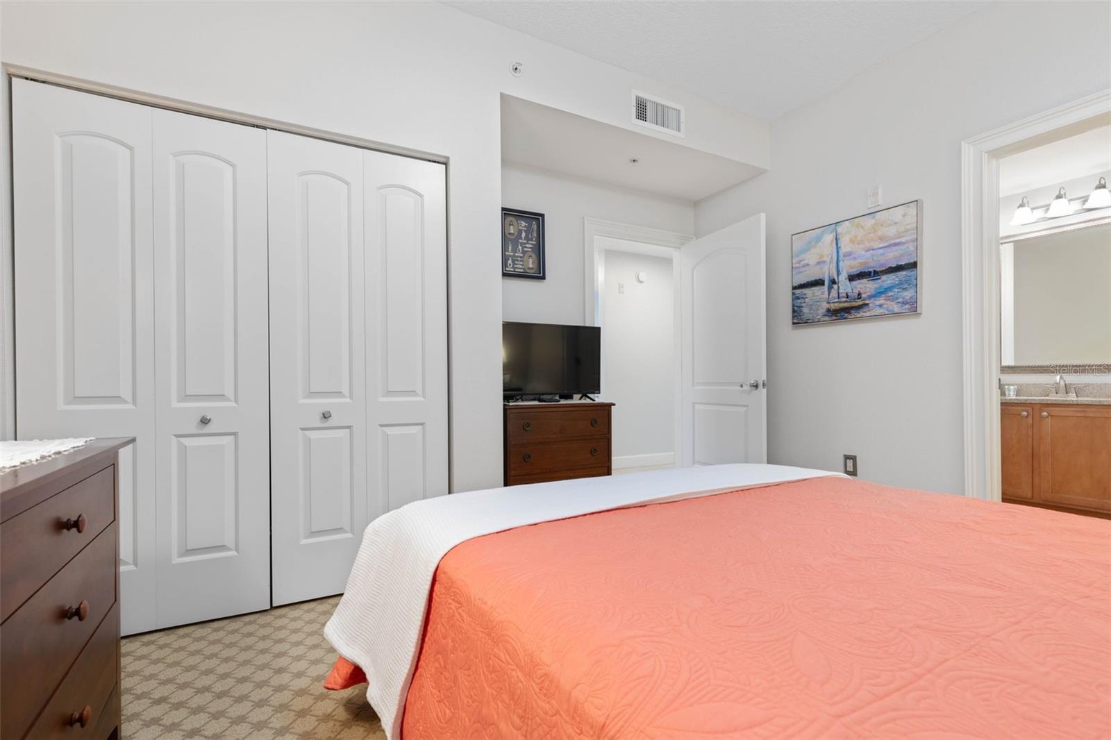 Image 33 of 59 For 102 Yacht Harbor Drive 567
