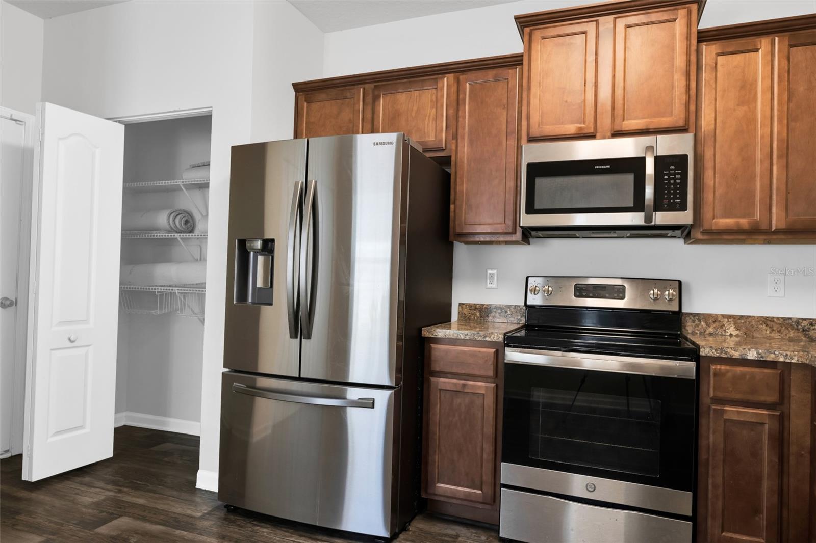 Image 11 of 36 For 173 Whitland Way