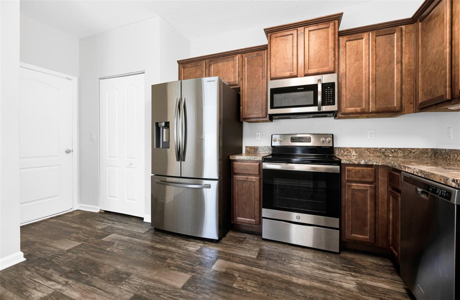 Image 8 of 36 For 173 Whitland Way