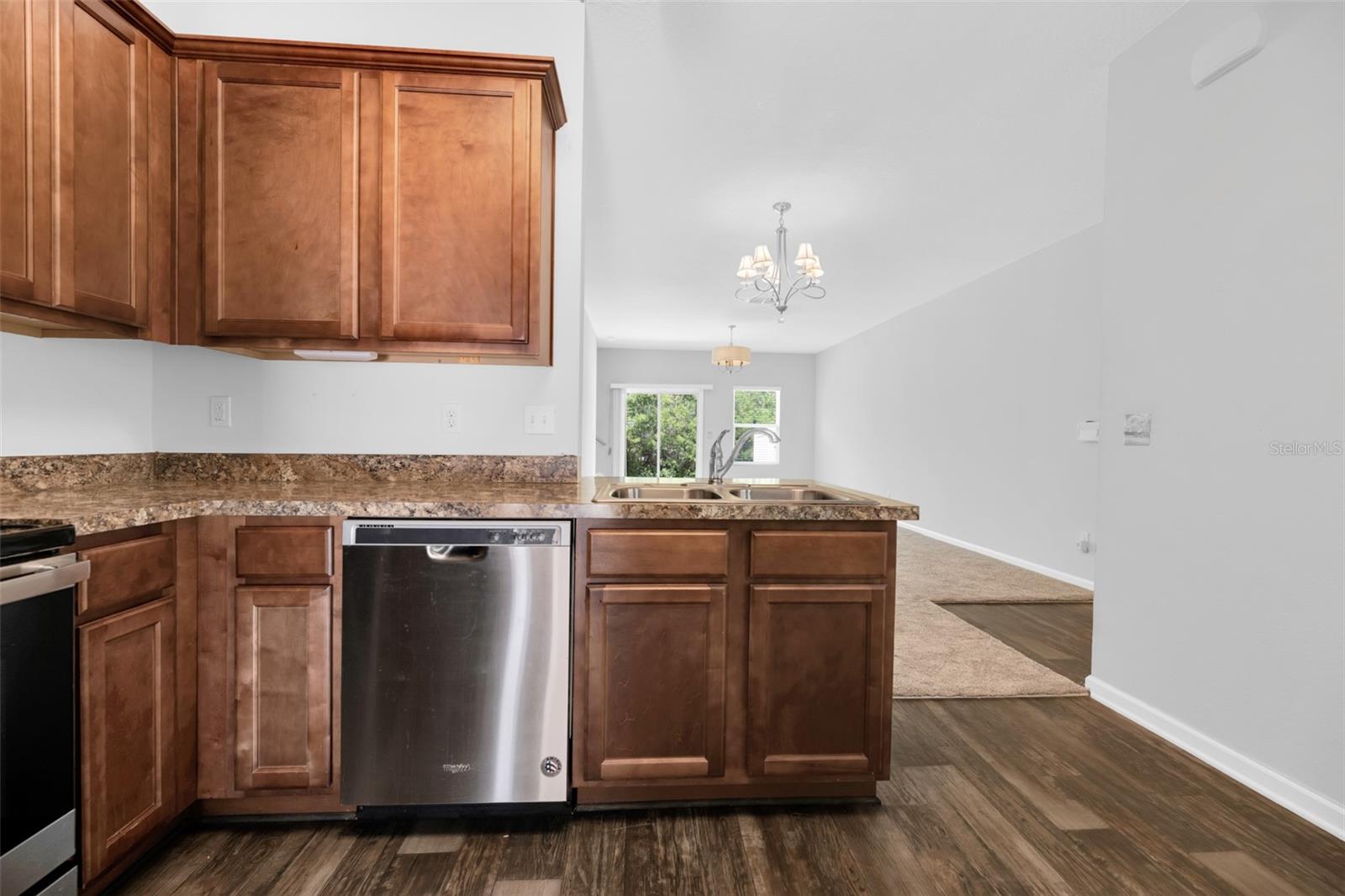 Image 9 of 36 For 173 Whitland Way