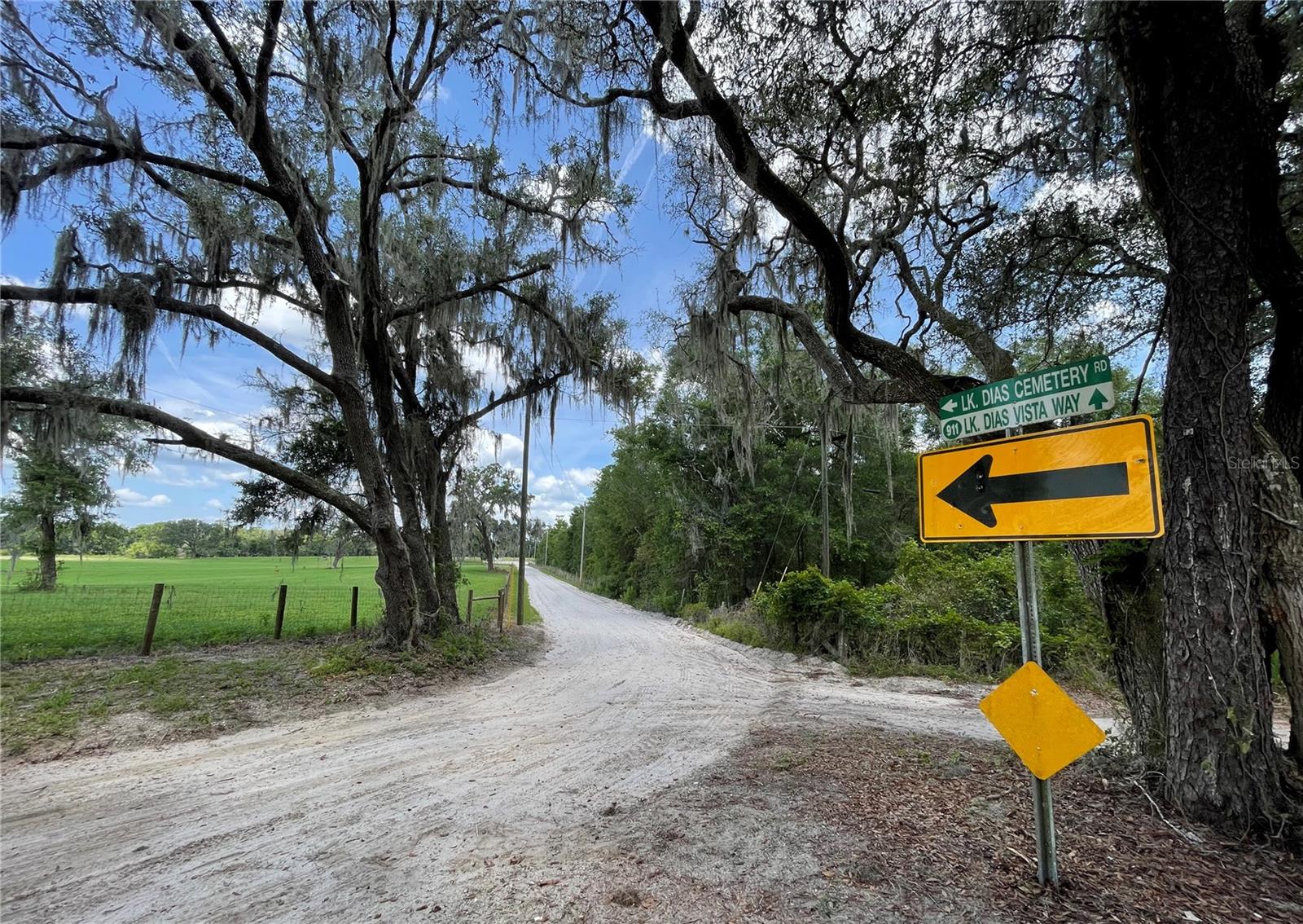 Image 2 of 8 For Lake Dias Cemetery Road