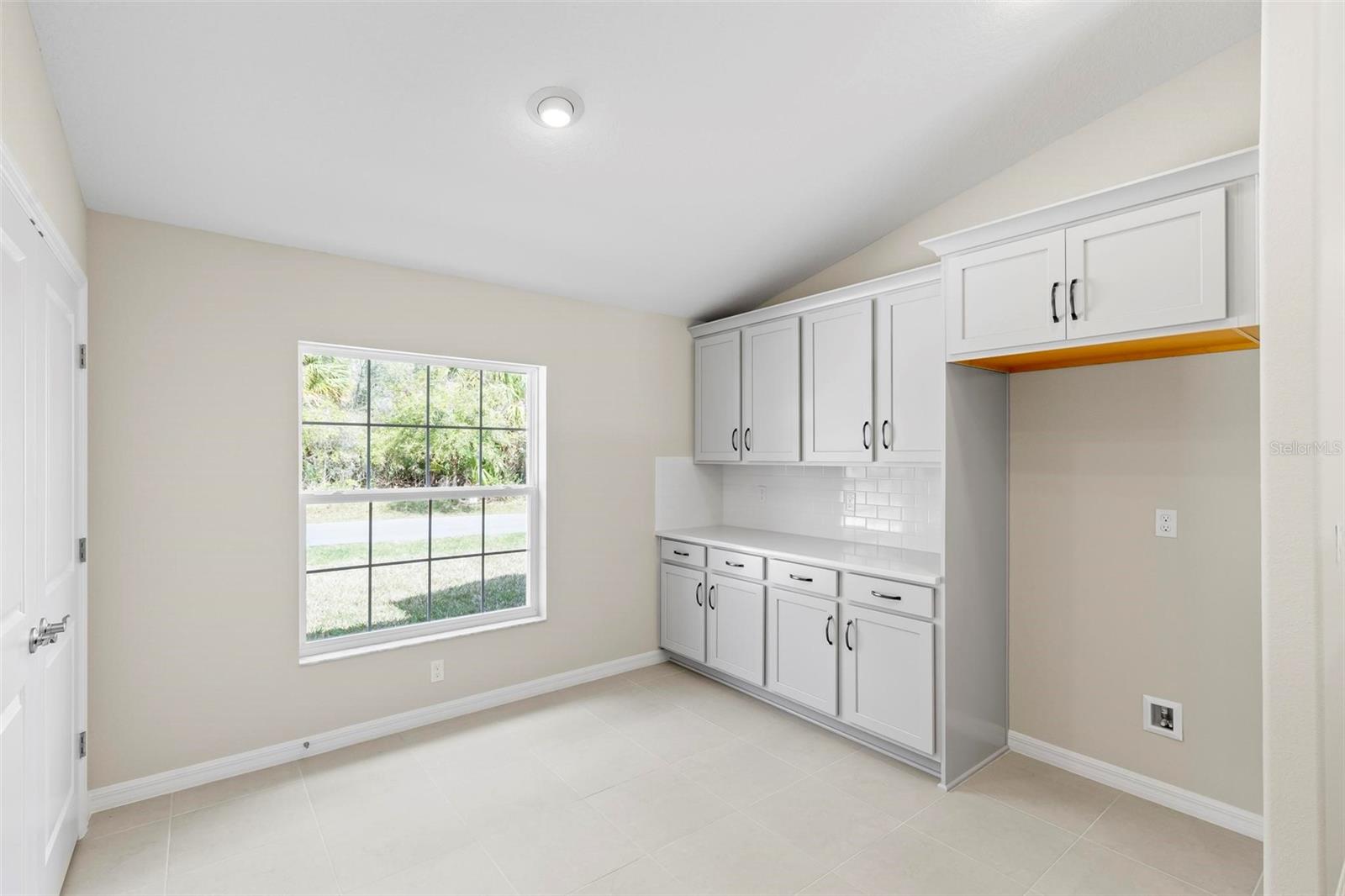 Image 23 of 77 For 158 Palmwood Drive