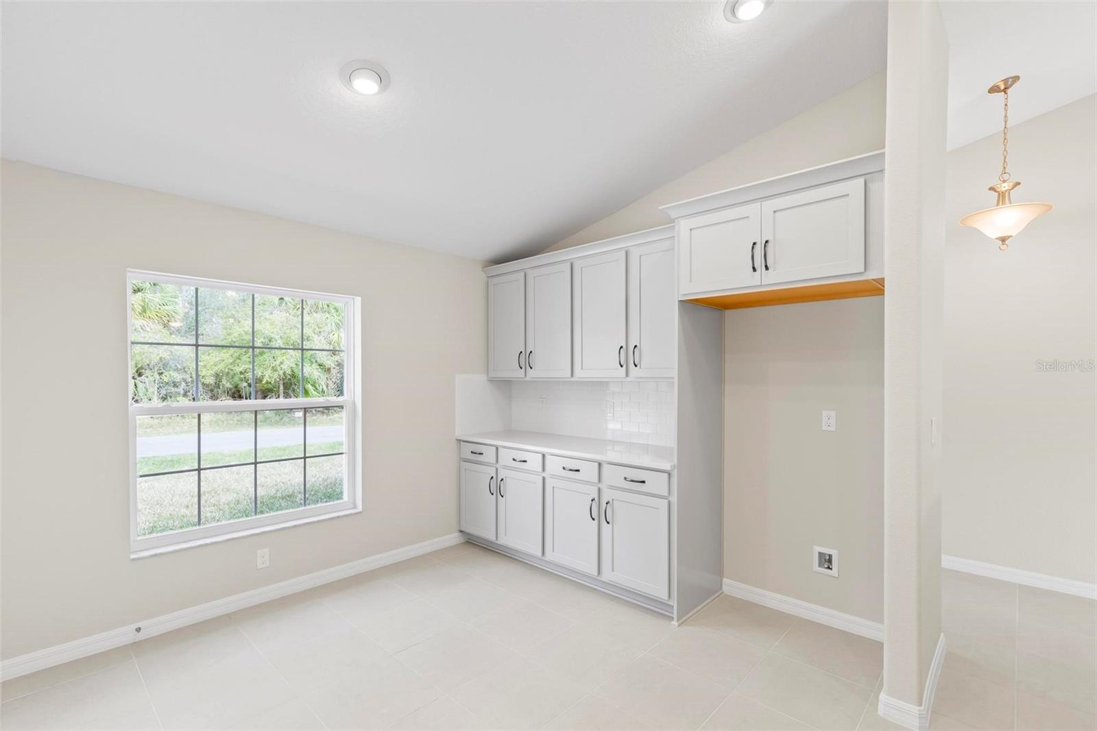 Image 27 of 77 For 158 Palmwood Drive