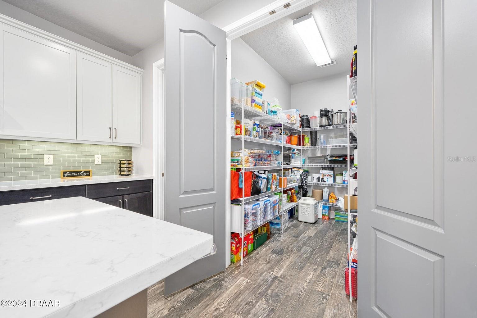Image 11 of 45 For 660 Aldenham Lane