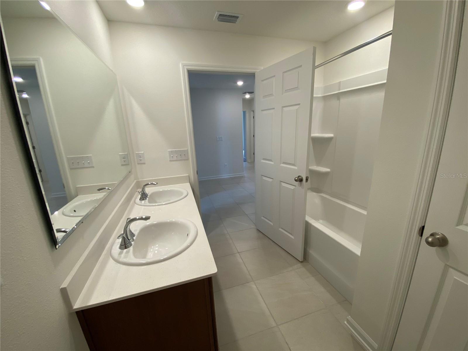 Image 10 of 17 For 33 Camellia Street