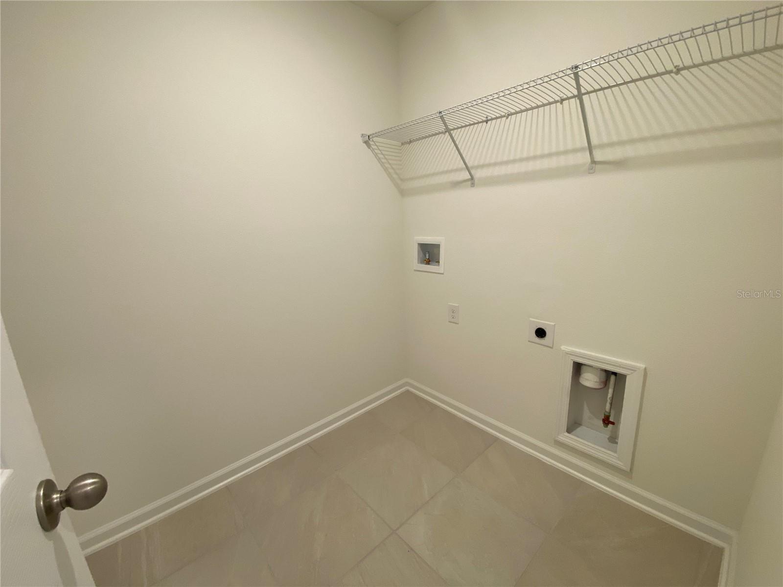 Image 11 of 17 For 33 Camellia Street