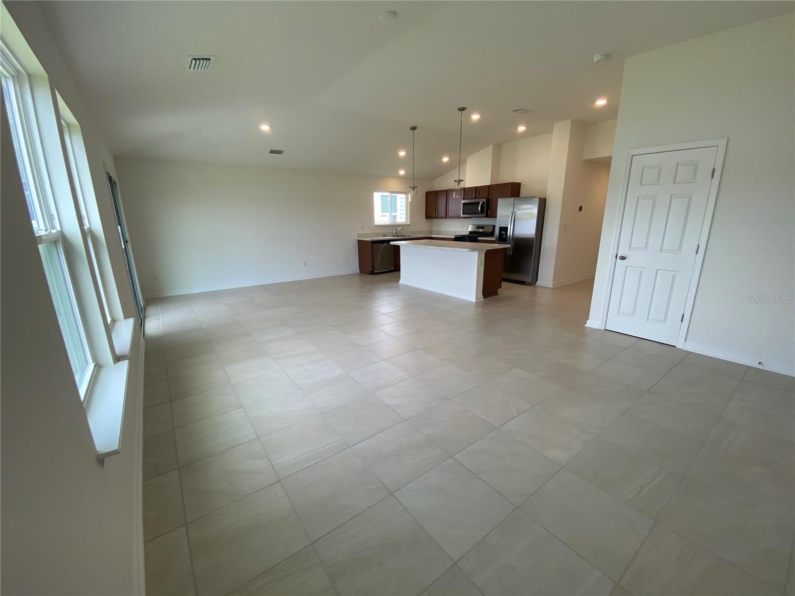 Image 13 of 17 For 33 Camellia Street