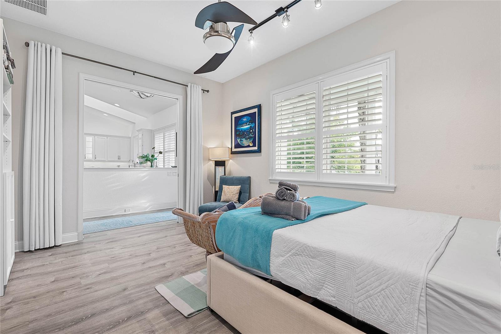 Image 72 of 98 For 68 Colechester Lane